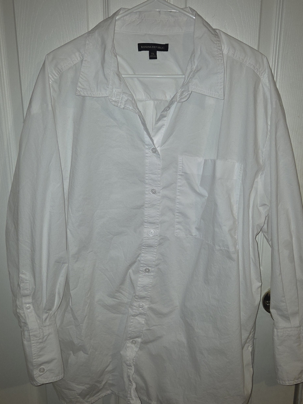 Banana Republic Women’s Classic White Button-Up Shirt Oversized